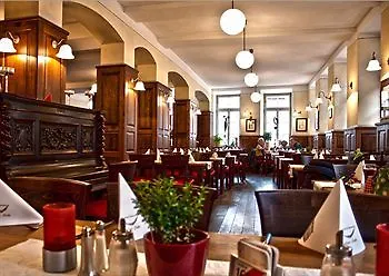 Goldener Falke Hotel 3*